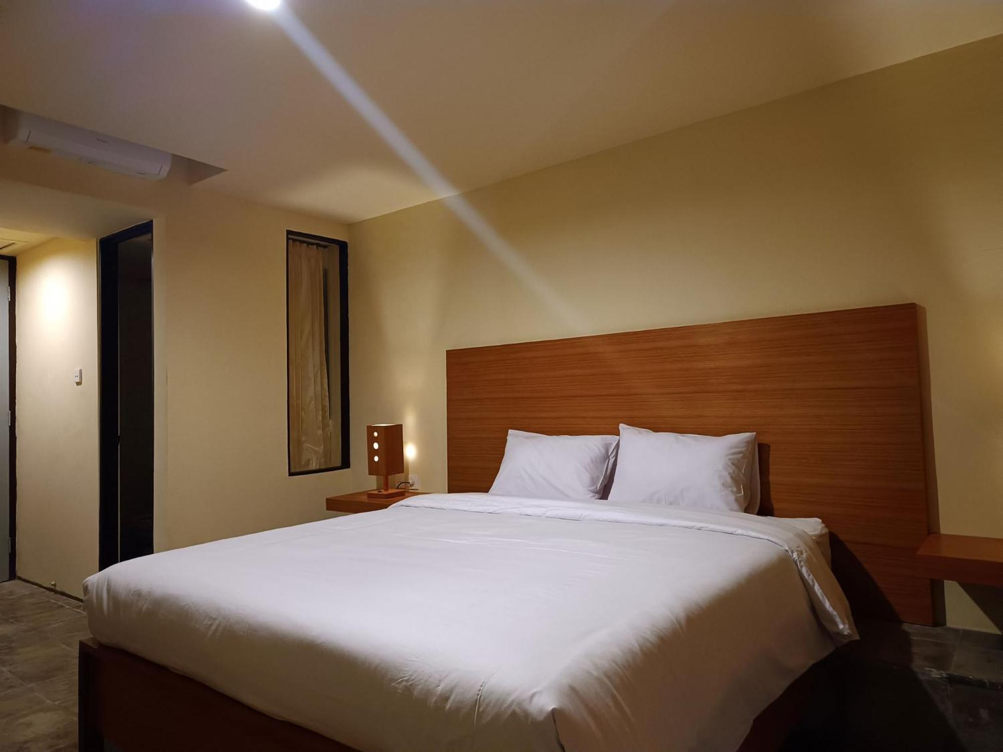 Kuta Living By Kamara Hotel Ngoại thất bức ảnh