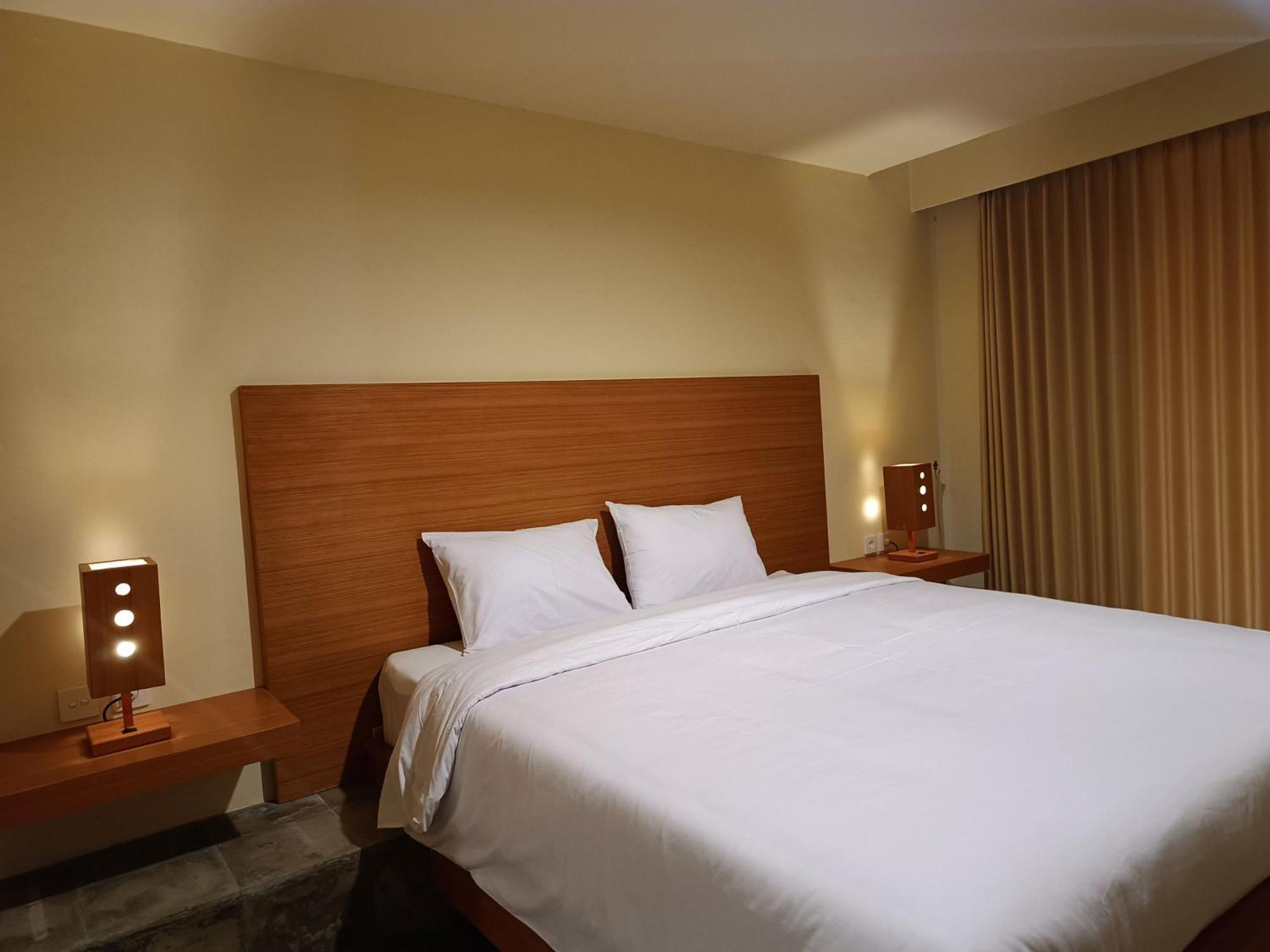 Kuta Living By Kamara Hotel Ngoại thất bức ảnh