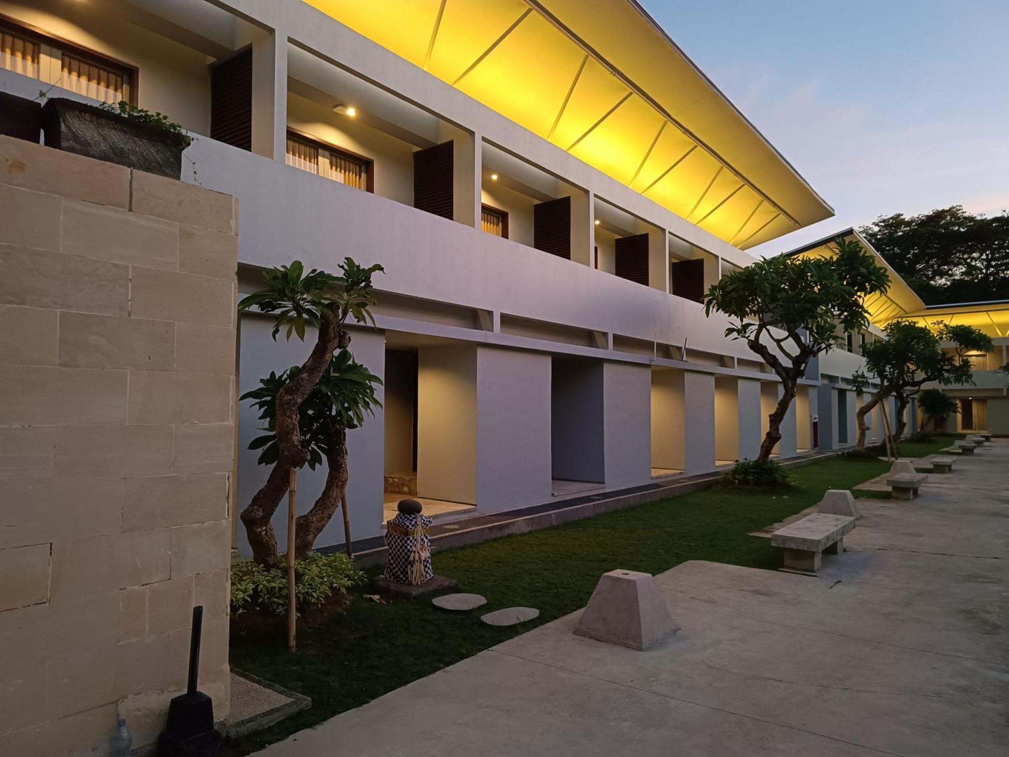 Kuta Living By Kamara Hotel Ngoại thất bức ảnh
