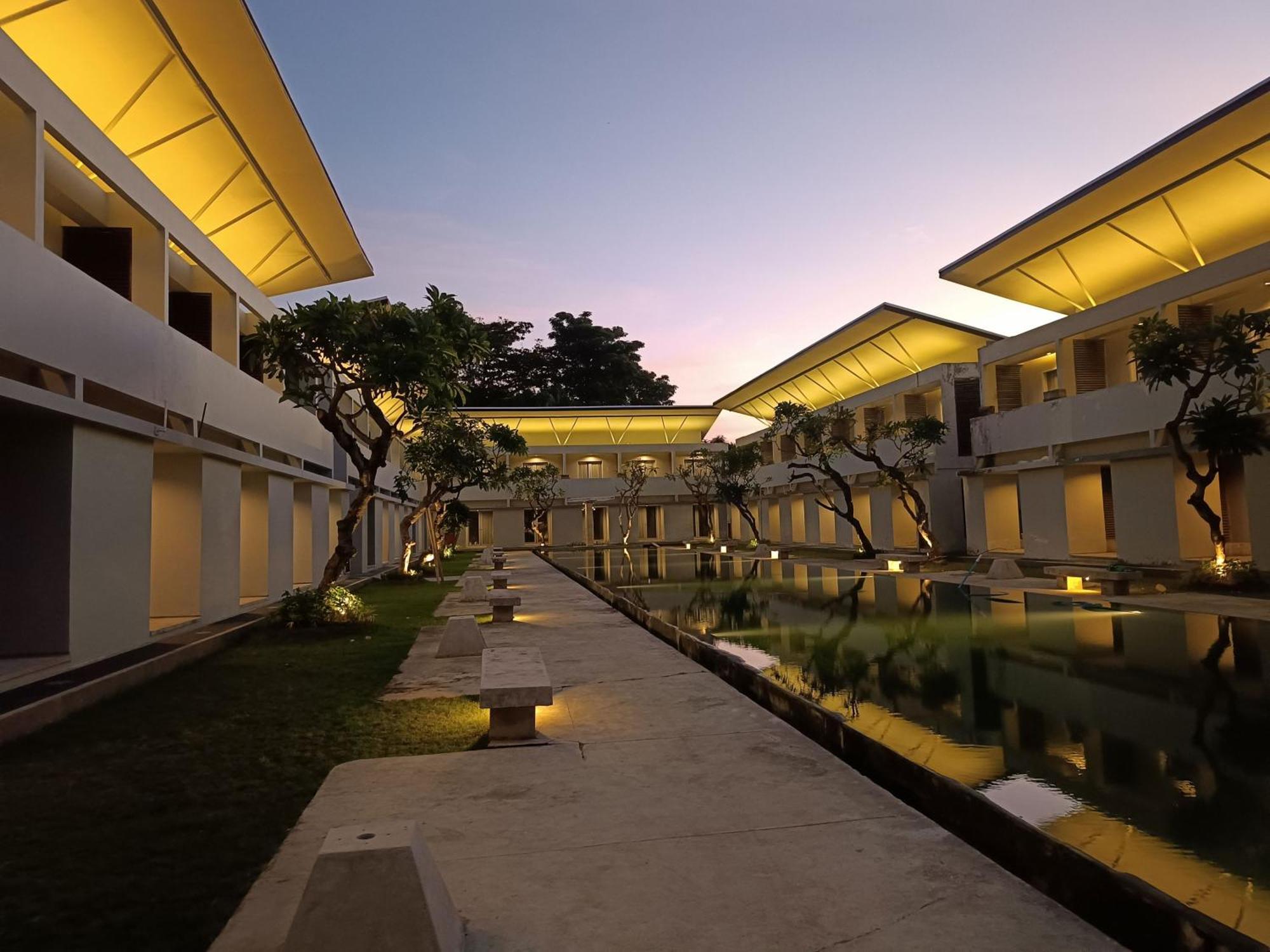 Kuta Living By Kamara Hotel Ngoại thất bức ảnh